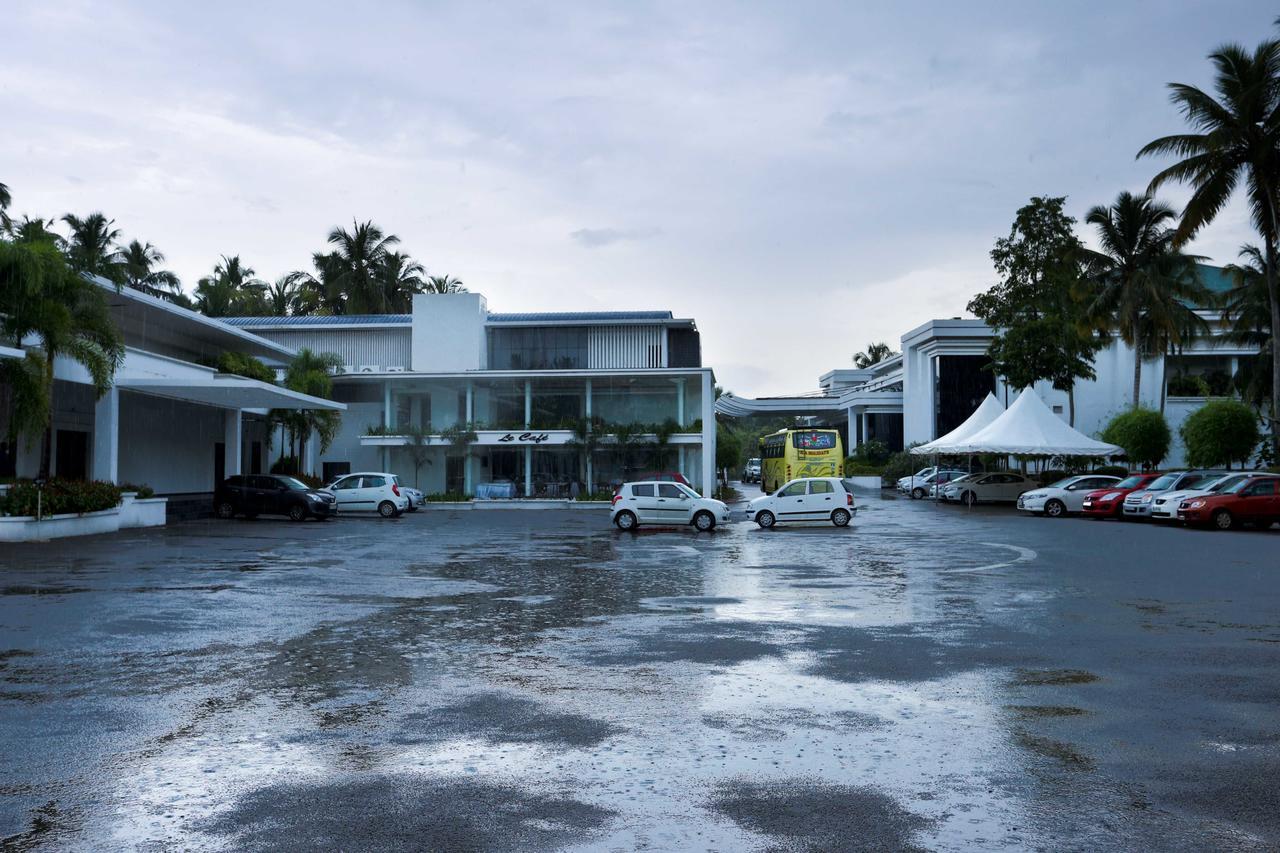 Treebo Trend Al Saj Convention Centre Kazhakuttam Eksteriør bilde